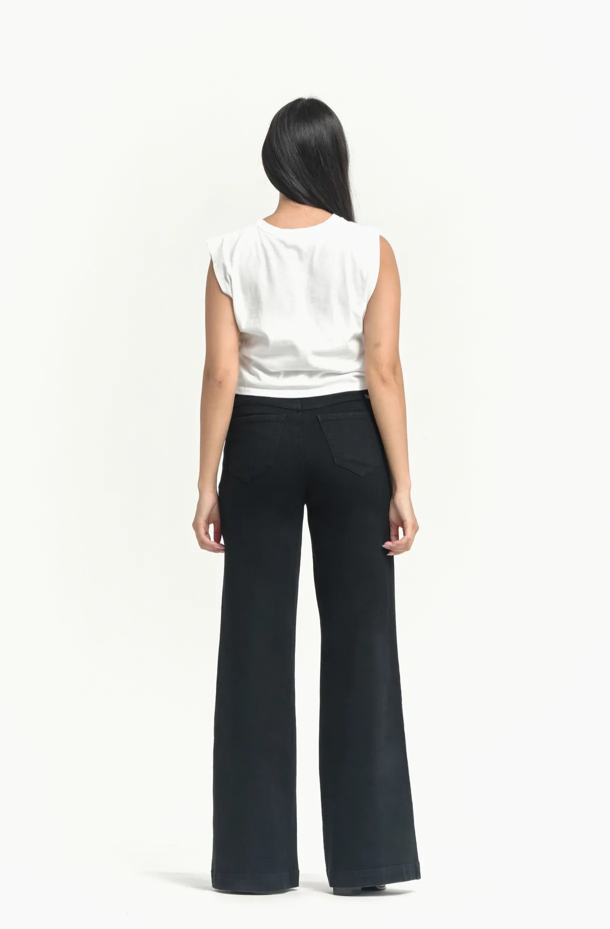 Relaxed Flare Jean w/ Patch Pockets in Black
