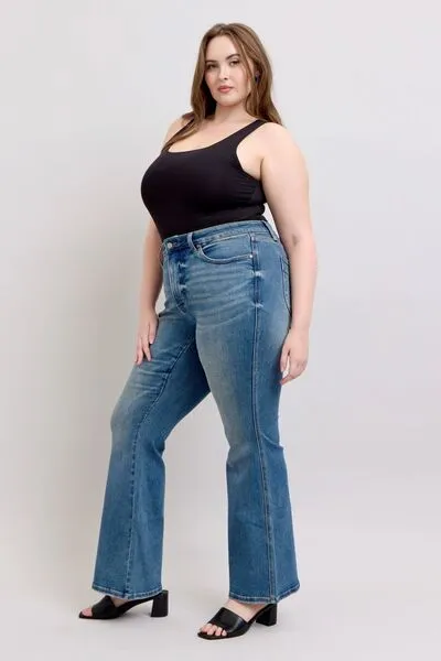 The Maylee- Judy Blue Mid Rise Tummy Control Vintage Wash Jeans