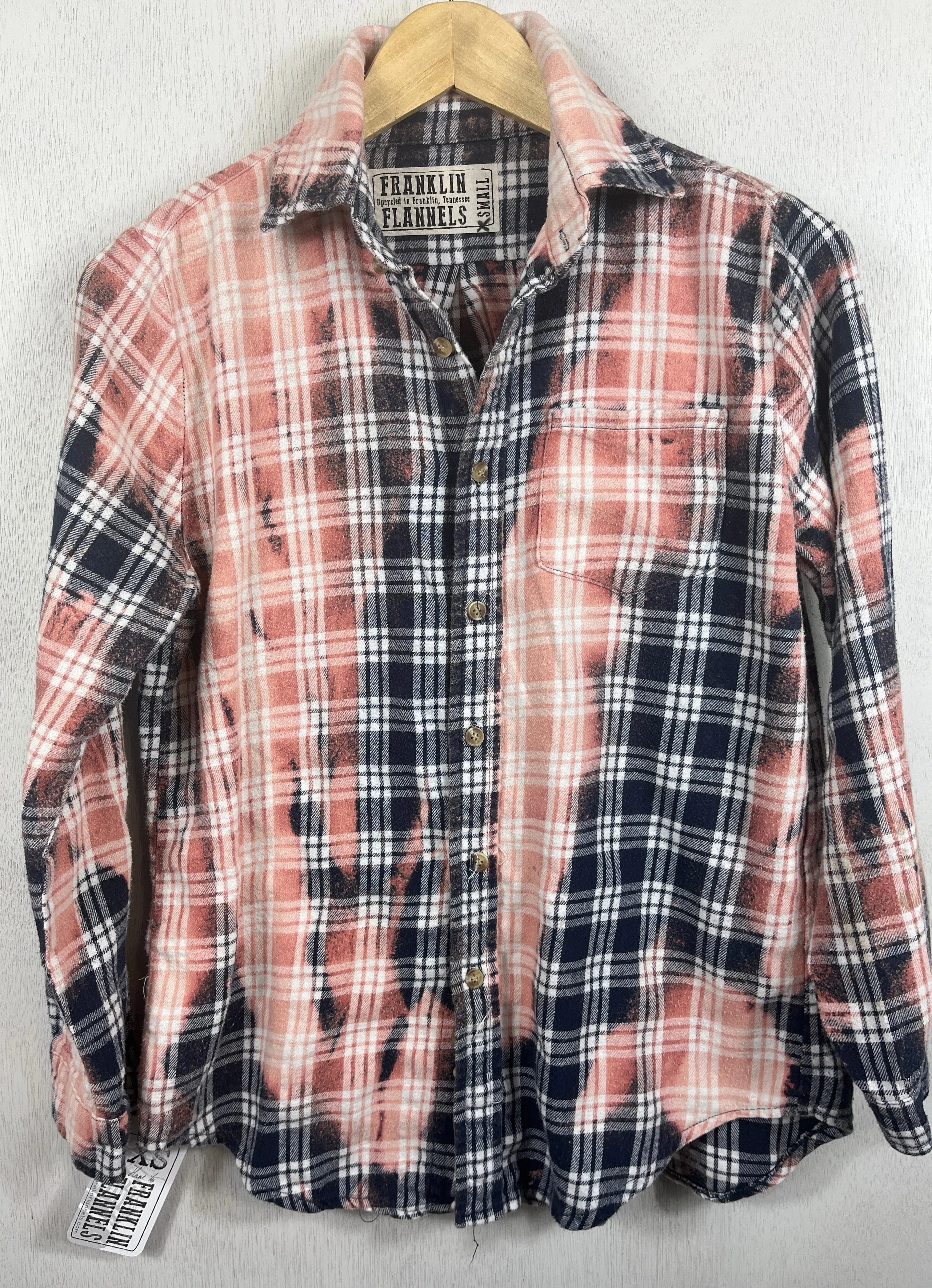 Vintage Navy Blue, Pink and White Flannel Size XS