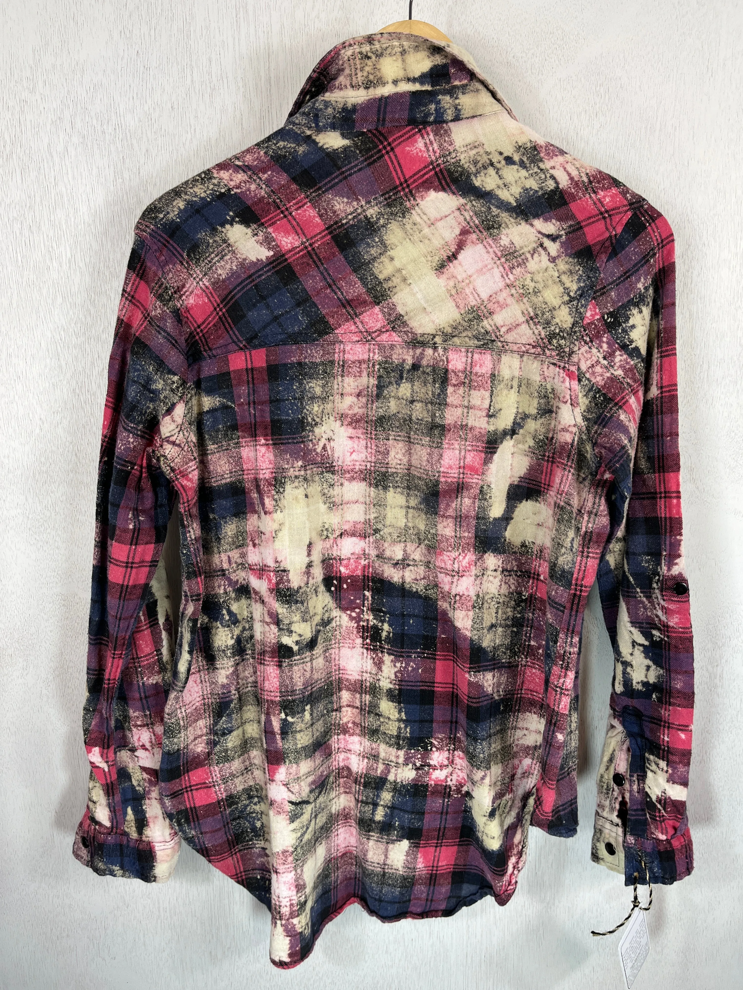Vintage Navy, Pink, Cream Distressed Flannel Size Small