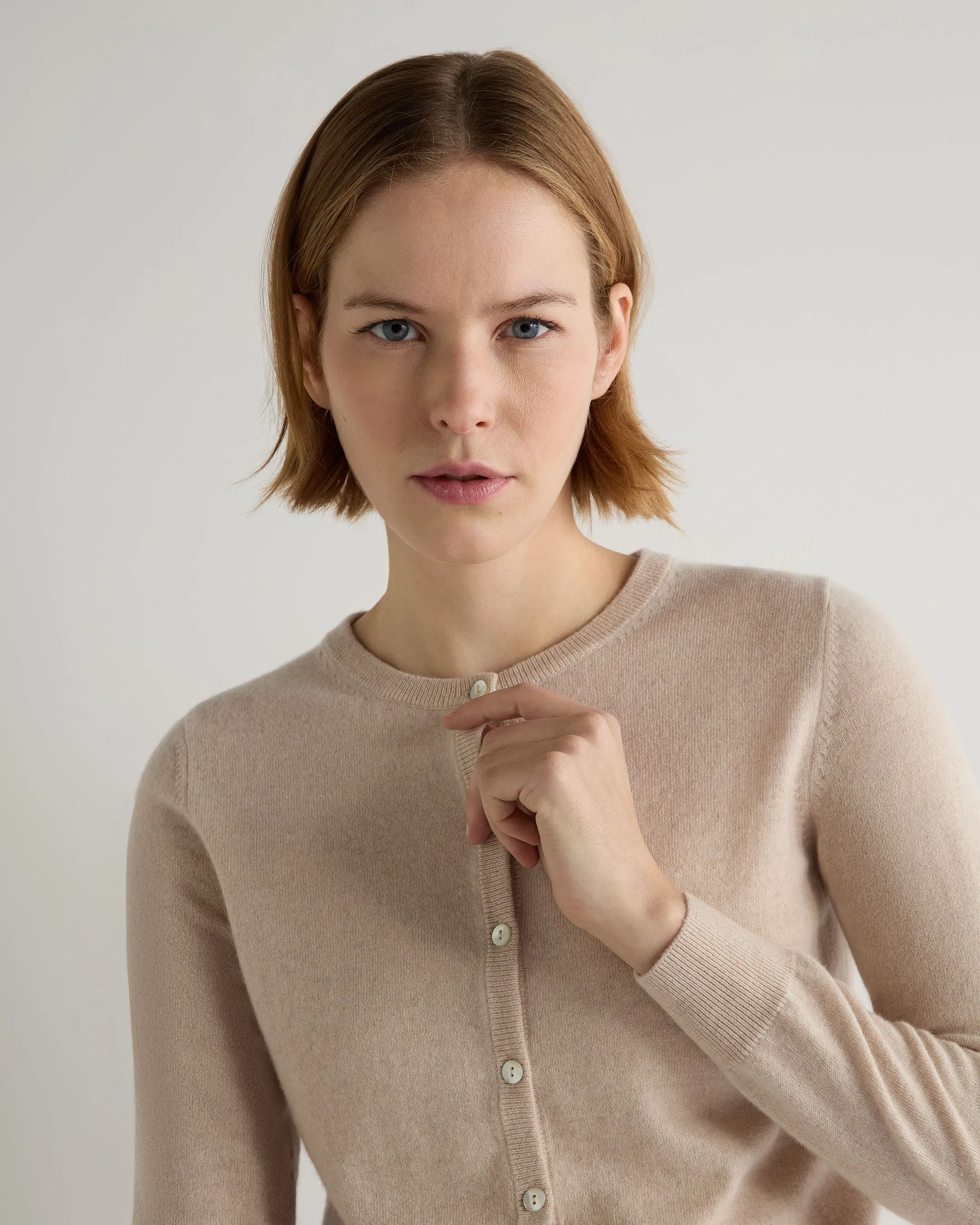 Women's Olivia Round Neck Cashmere Cardigan Ecru White