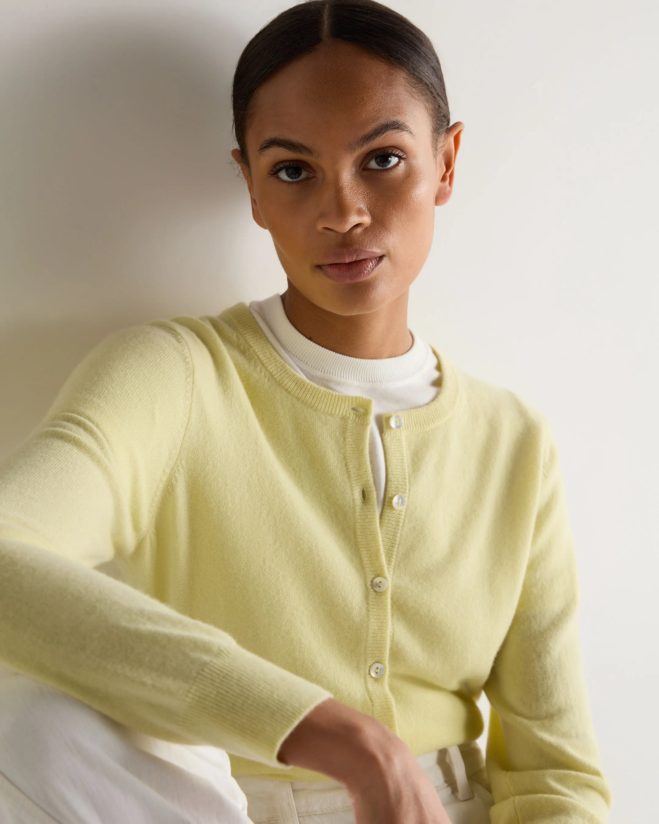 Women's Olivia Round Neck Cashmere Cardigan Granita Yellow